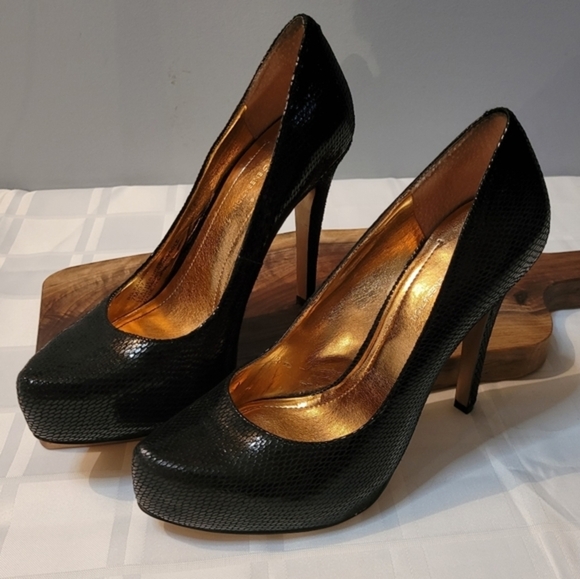 BCBG Suede Snakeskin Style Pumps - Picture 1 of 6